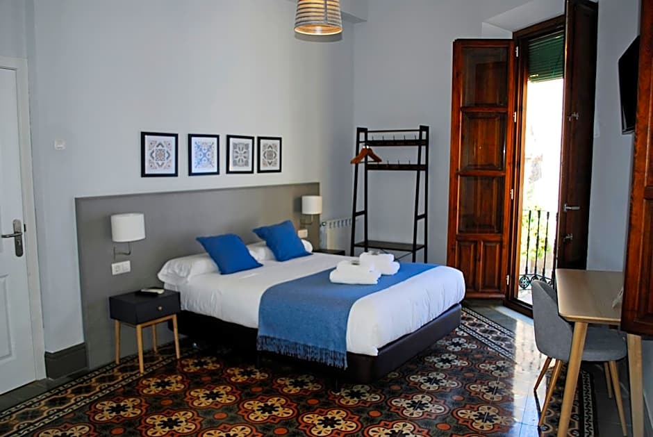 La Perla Granada Suites