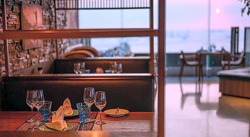 Oakwood Hotel & Residence Sri Racha