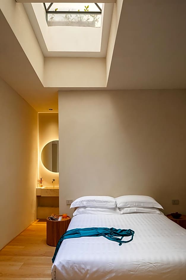 C10 Boutique Hotel