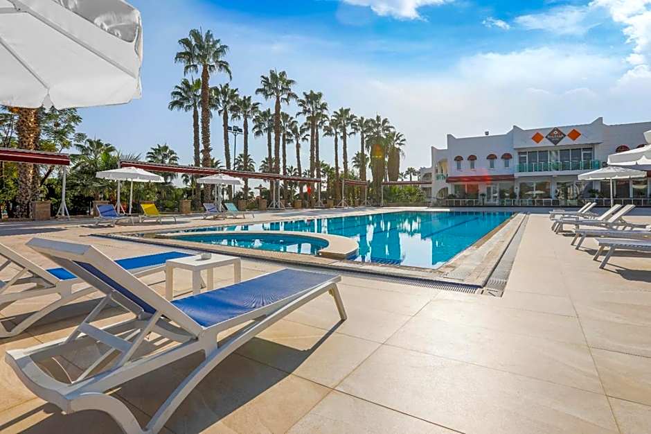 Photo 1 of 38 of Sultasa Hotel
