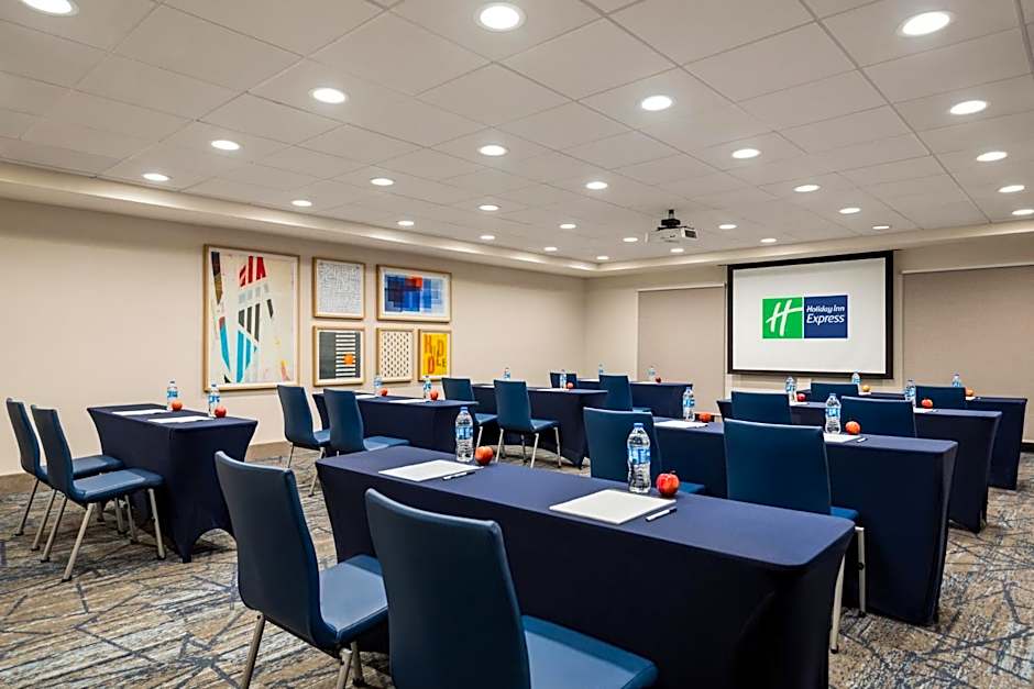 Holiday Inn Express Hotel & Suites McDonough By IHG