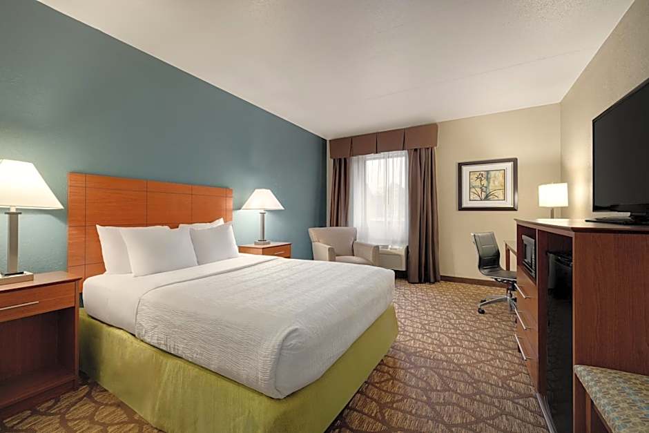 AmericInn by Wyndham Grand Rapids Airport North