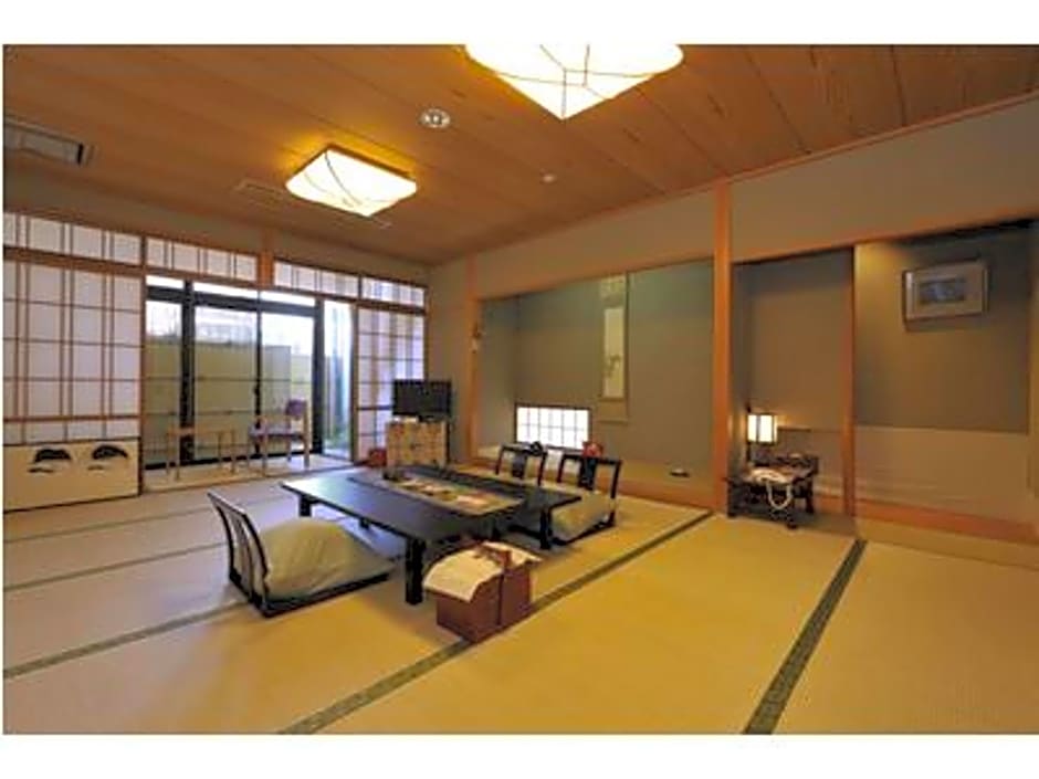 Ryoan Kazuki with Luxury Kyoto Collections KADEN