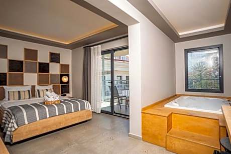 Premium Double Room with Bathtub