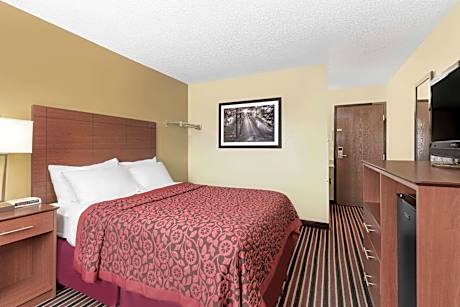 1 Queen Bed Non-Smoking