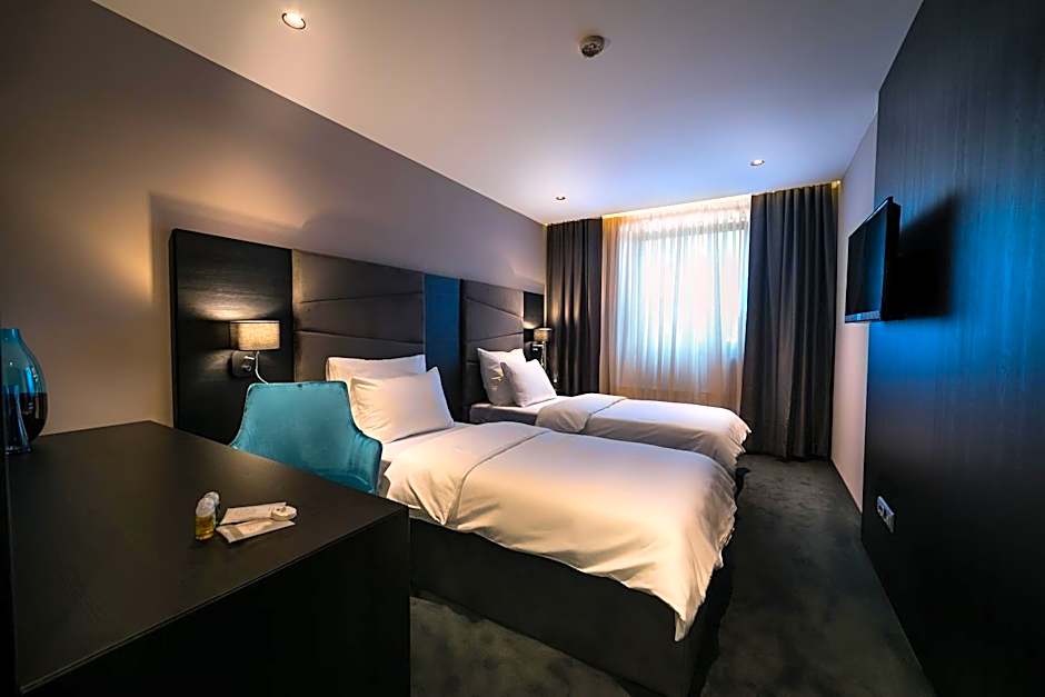 Photo 1 of 4 of Superior 2 Beds