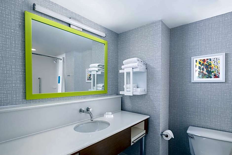 Hampton Inn By Hilton Martinsburg