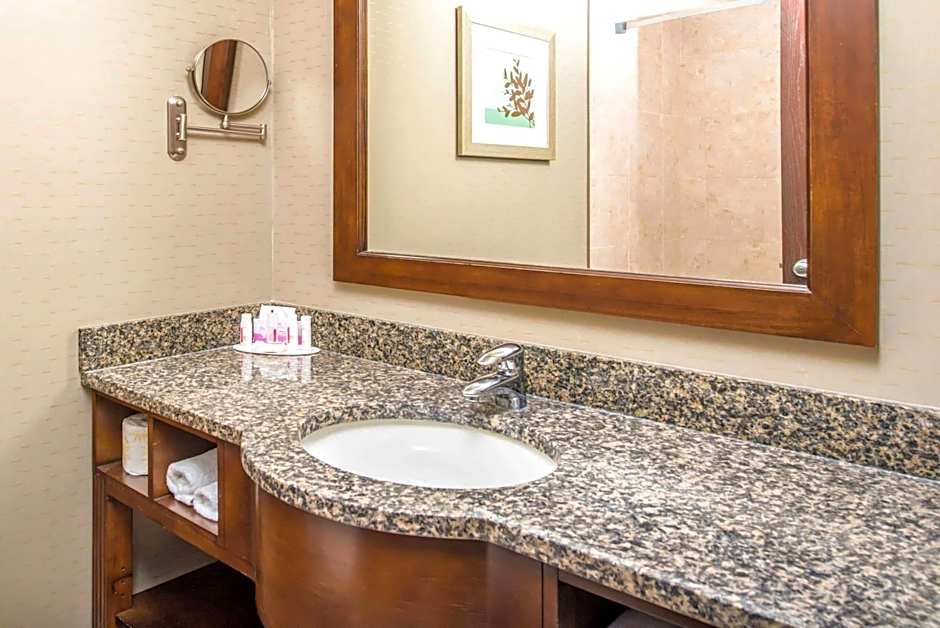 Ramada by Wyndham Saskatoon