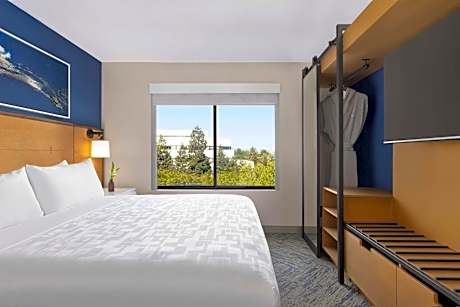 One-Bedroom King Suite