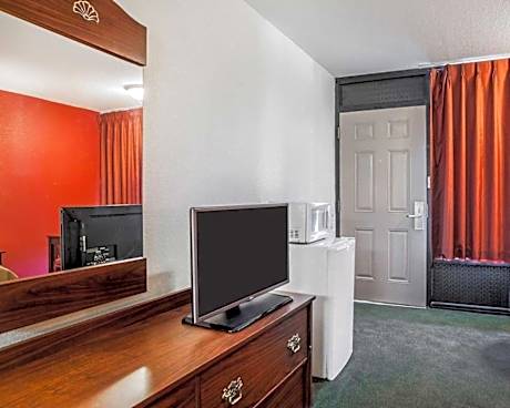 King Room - Non-Smoking