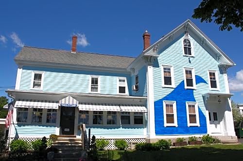 Coast Village Inn and Cottages