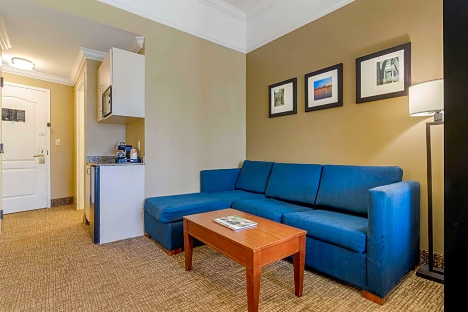 Comfort Suites Savannah North