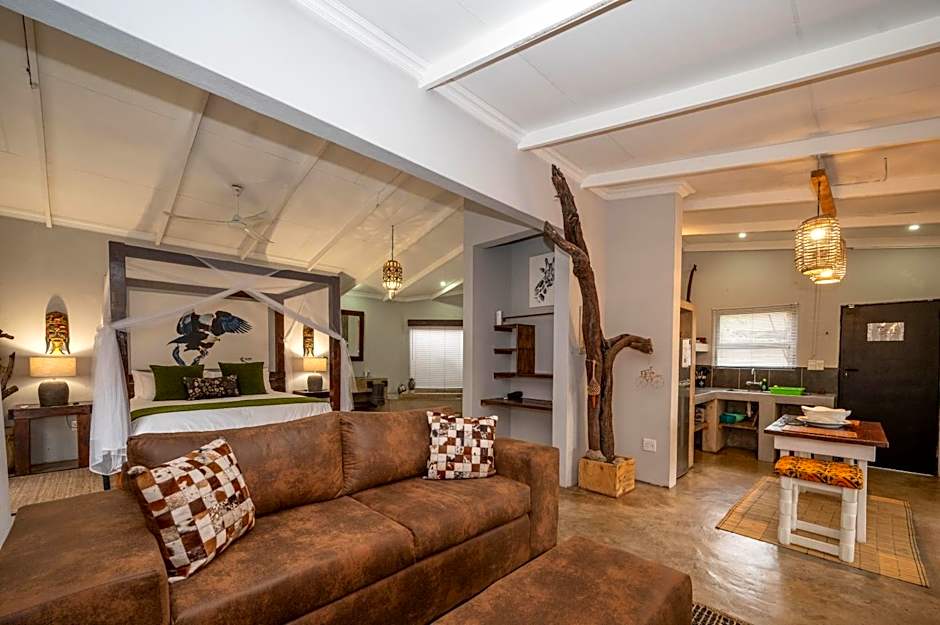 Foxy Crocodile Bush Lodge & Kruger Safari's - No Loadshedding