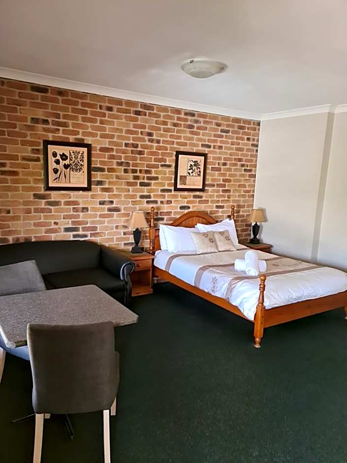 Country Gardens Motor Inn