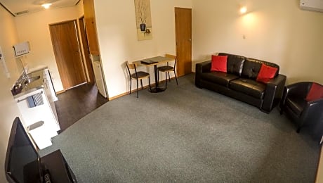 Standard 1 Bedroom Apartment