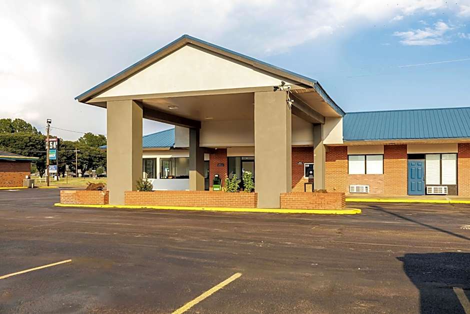 Motel 6 Greenwood, MS