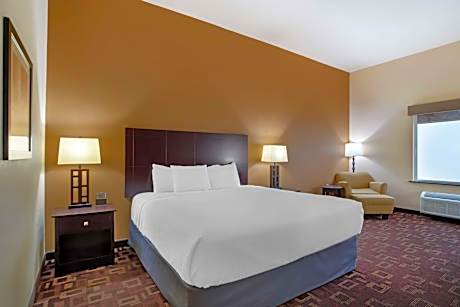 1 King Mobility Accessible Comm Assist Walk In Shower NSMK Full Breakfast