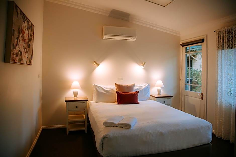 Federation Gardens & Possums Hideaway