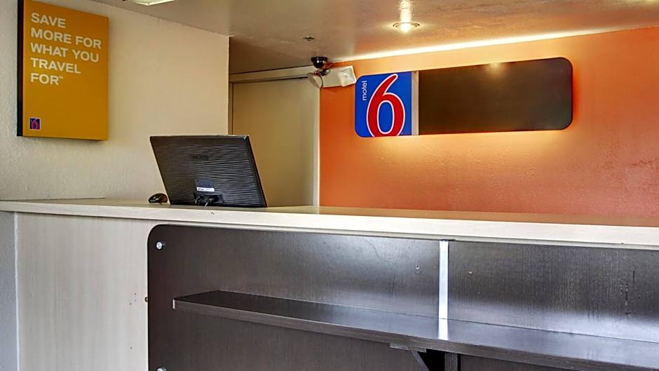 Motel 6-Des Moines, IA - North