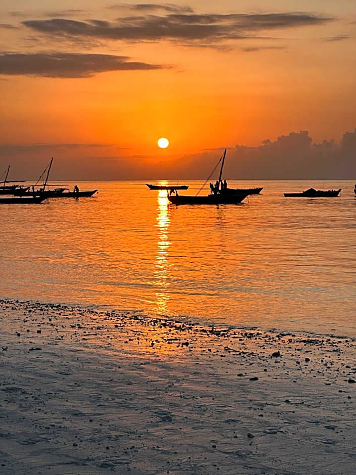 Chikachika Beach B&B