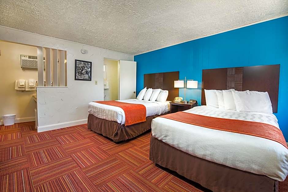 Photo 1 of 6 of 2 Queen Beds
