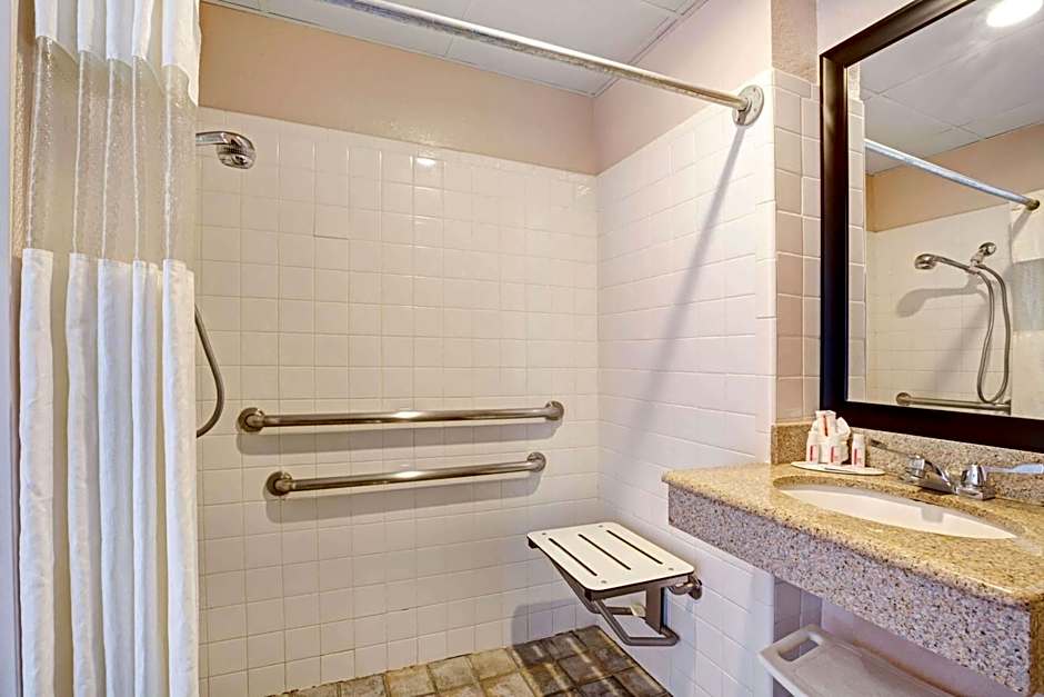 Howard Johnson by Wyndham Galveston