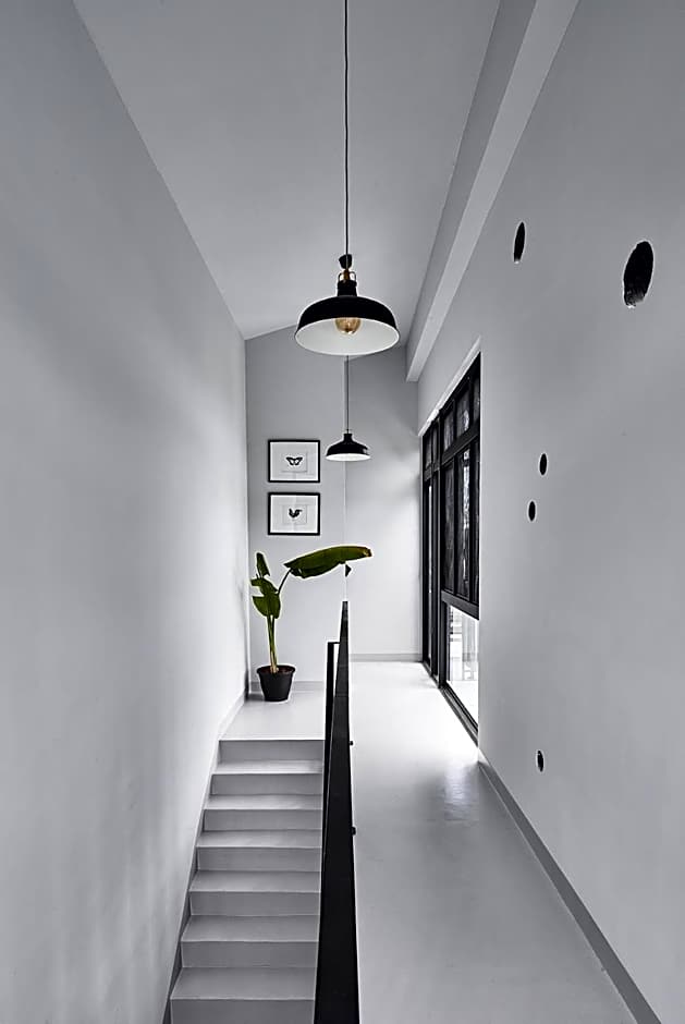 Noir Home