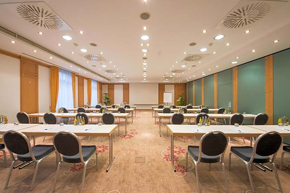 Atomis Hotel Munich Airport by Mercure