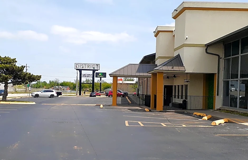 District Hotel Oklahoma City, I-44 By OYO