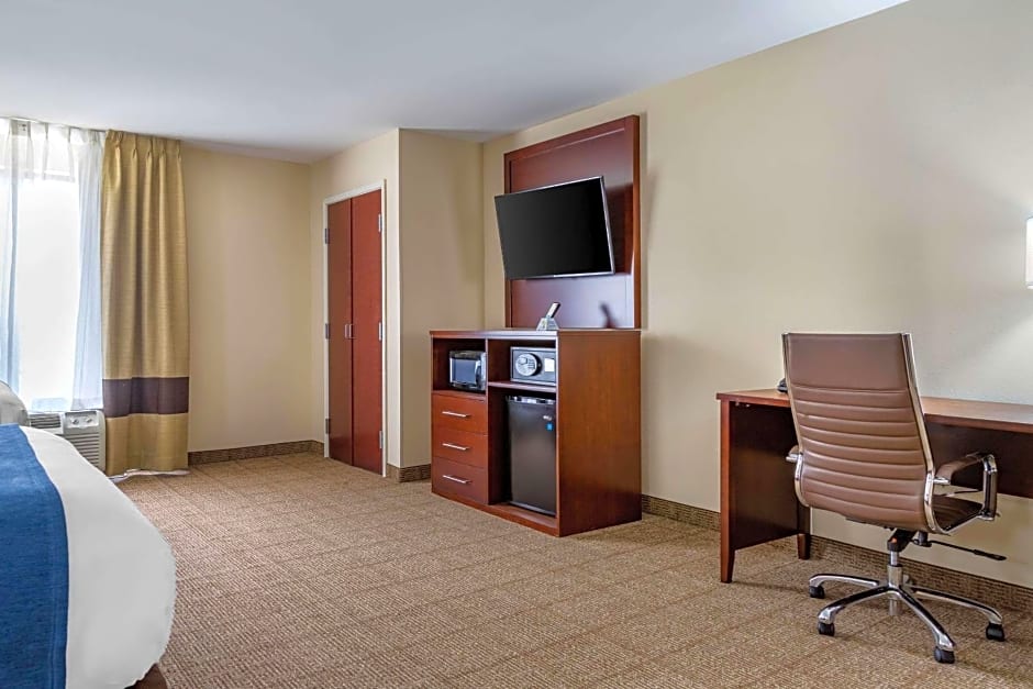Comfort Suites Savannah Gateway I-95