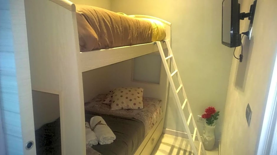 B&B Andrew – Naples, CO