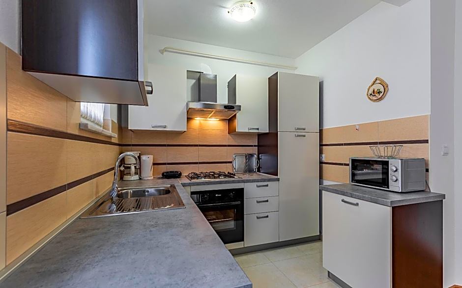 Istriensonne - Apartments Veruda mit Grillterrasse