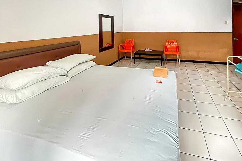 Hotel Shanty Mitra RedDoorz