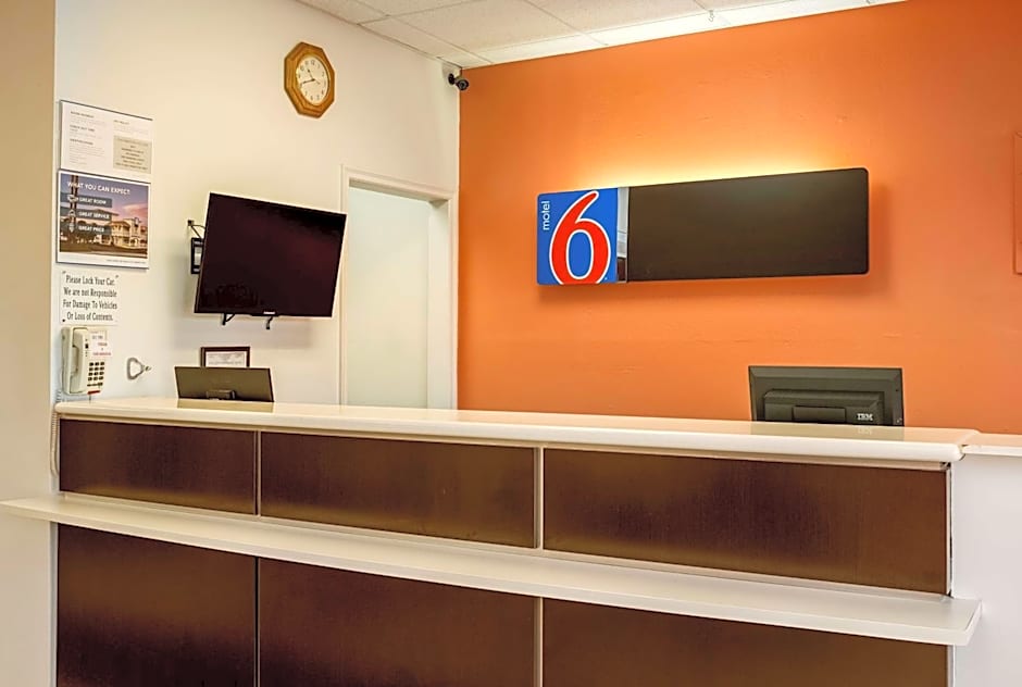 Motel 6-Albert Lea, MN