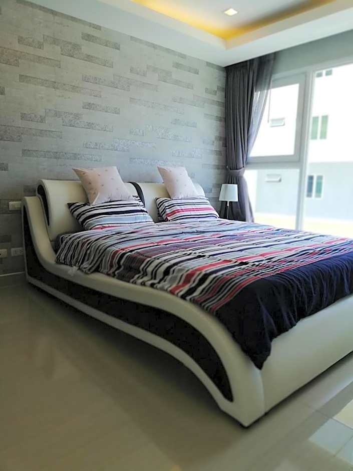 Cosy Beach View Apartments