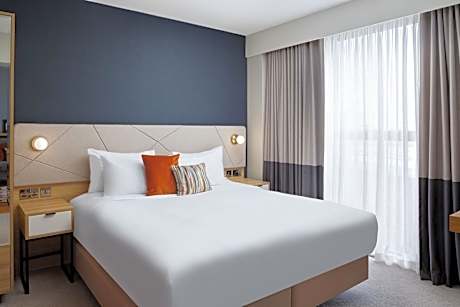 One-Bedroom King Suite