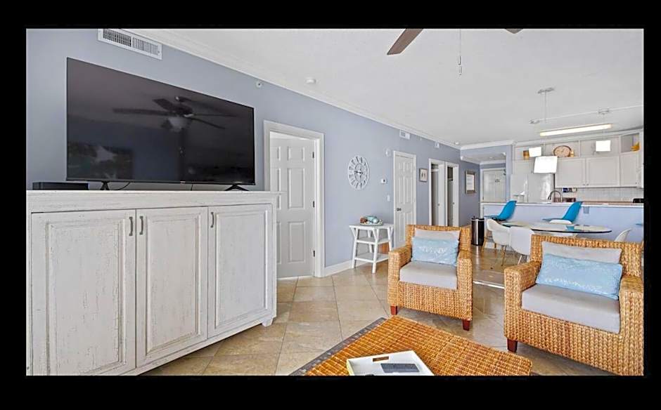 Beautiful Beachfront Views - The Retreat at Emerald Isle