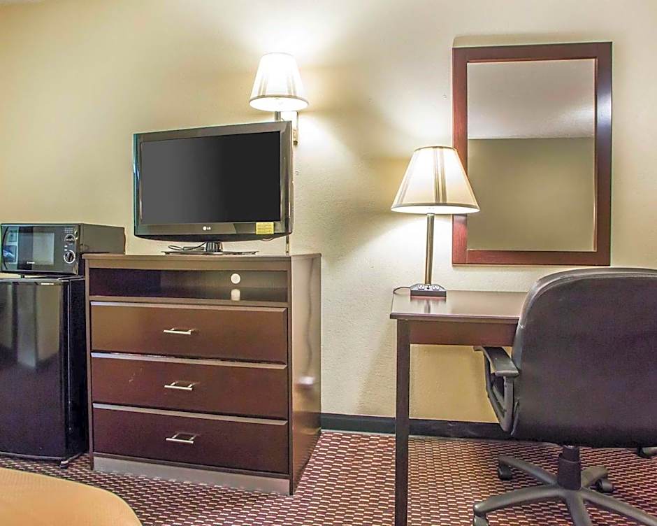 Econo Lodge near Missouri University of Science and Technology