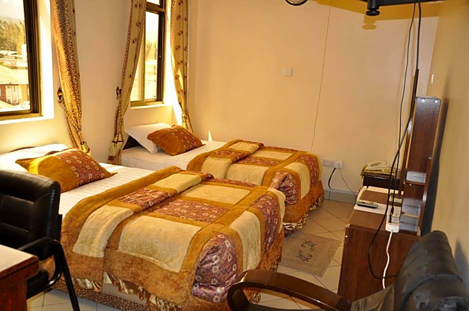 Rich Hotel