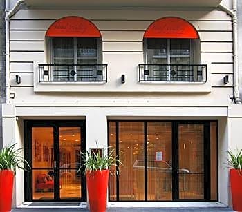 Westside Arc De Triomphe Hotel