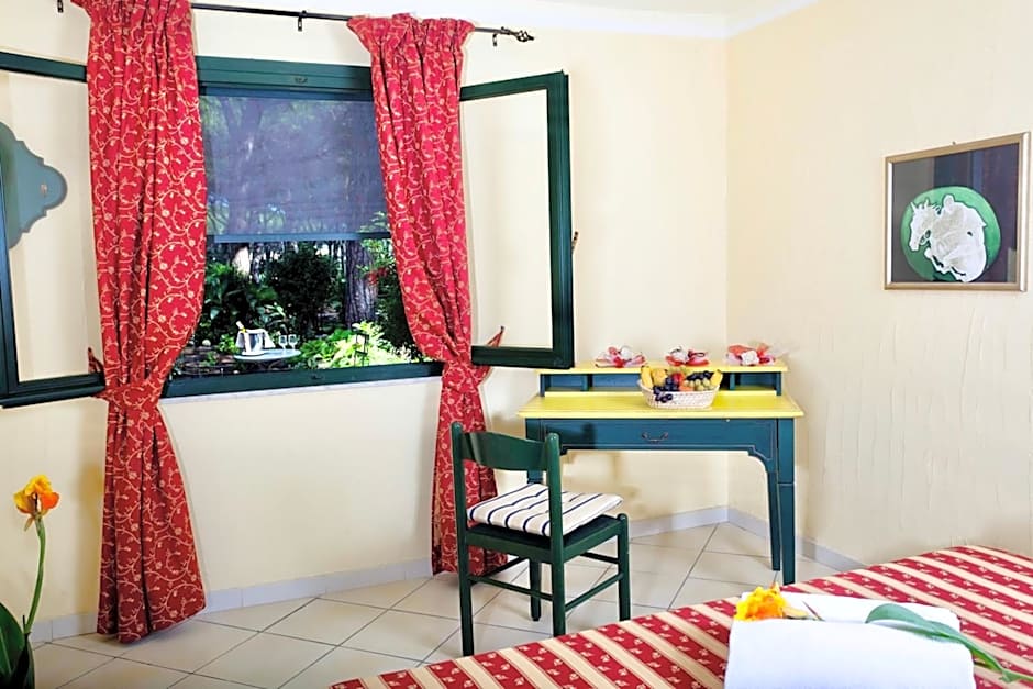 Residence with swimming-pool in Arborea just 300 meters from the beach