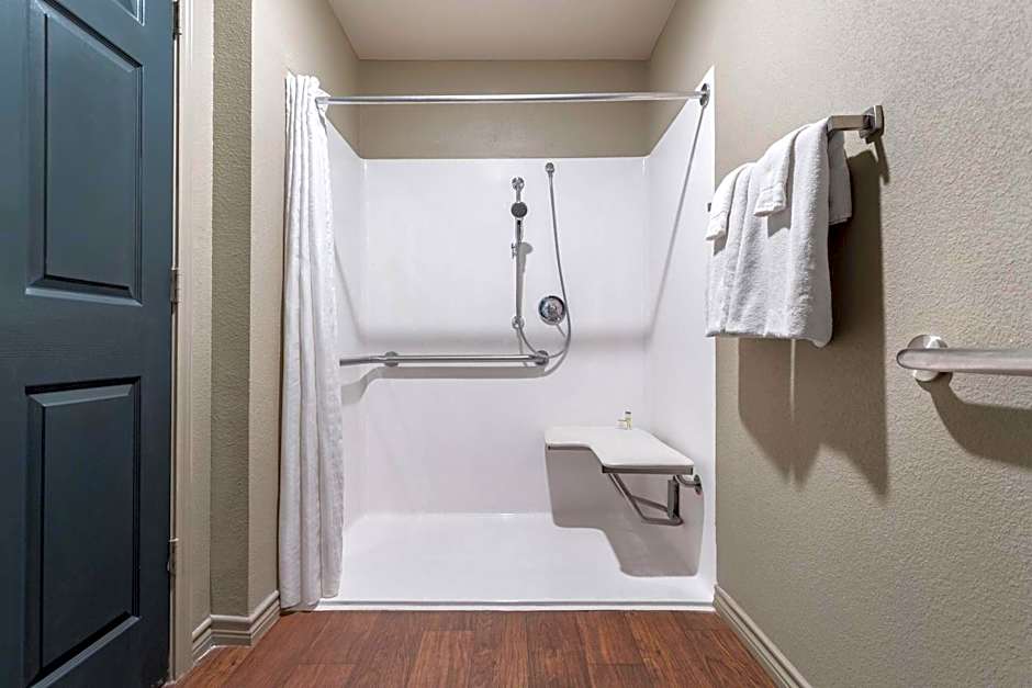 Eagle's Den Suites Big Spring a Travelodge by Wyndham