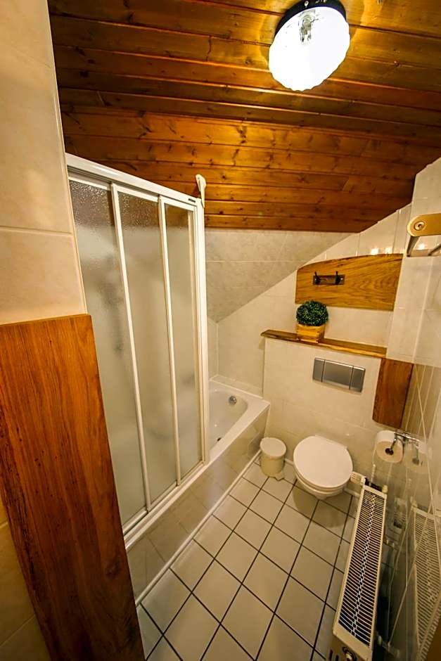 Hotel Kraus Ruhiges Hotel in Bielefeld-Heepen, kostenloser Parkplatz