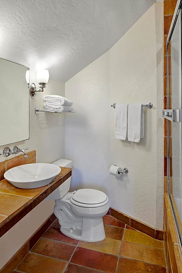 Maison Fleurie, A Four Sisters Inn