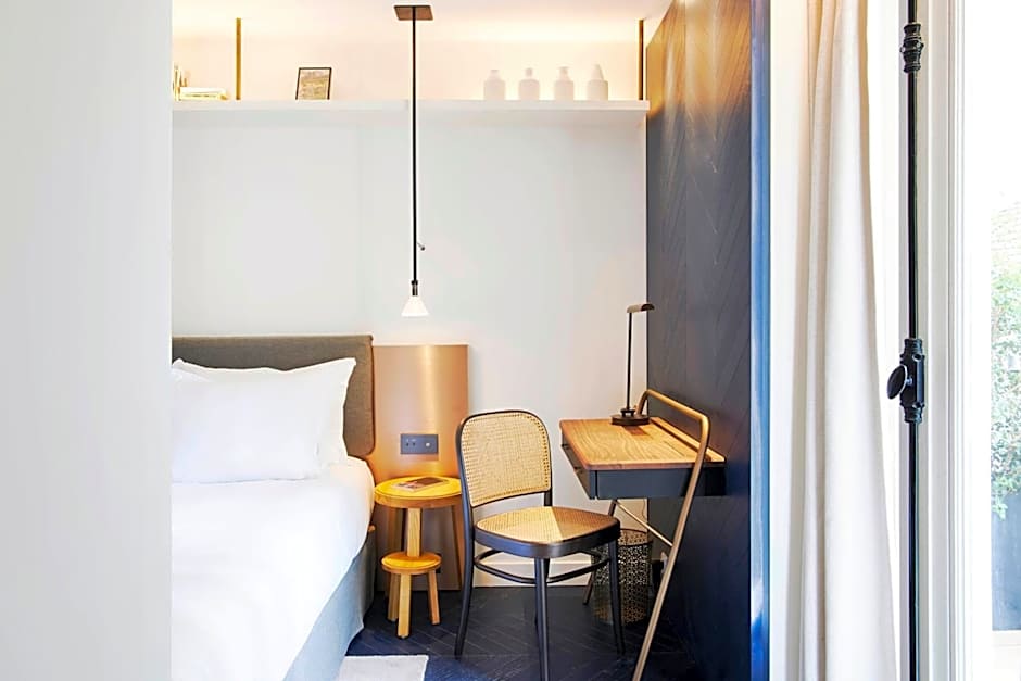 Perpetual Elysee Montaigne