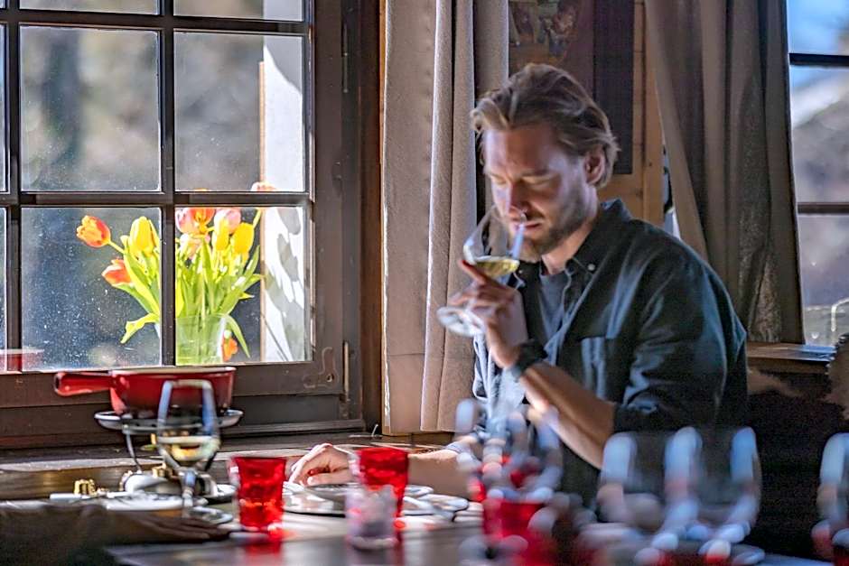 Le Coucou Hotel Restaurant & Lounge-Bar