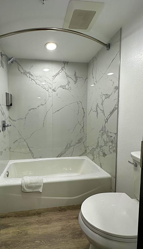 Express Inn & Suites