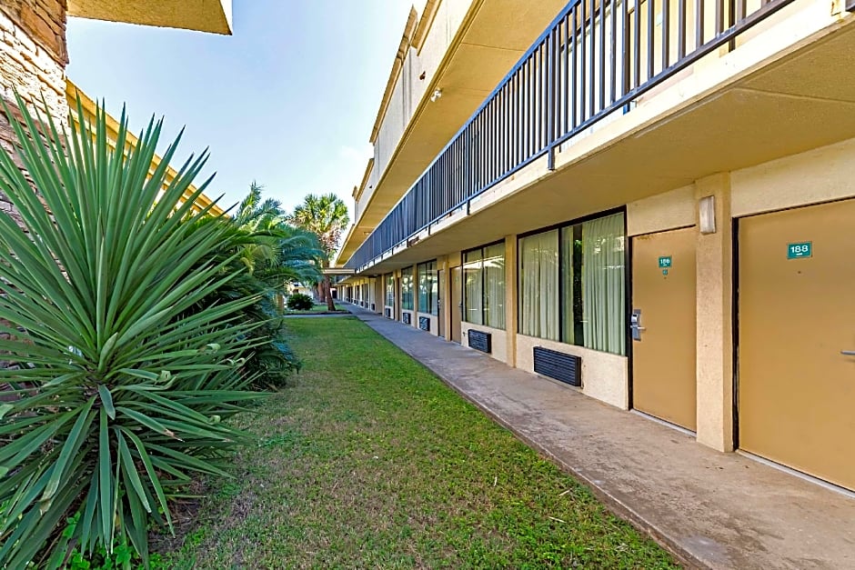 Econo Lodge Baytown
