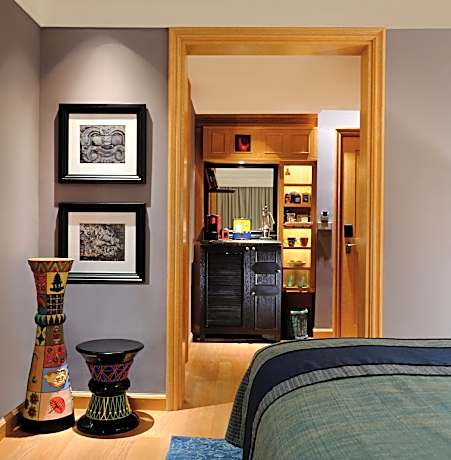 Standard Twin Room with Courtyard Access