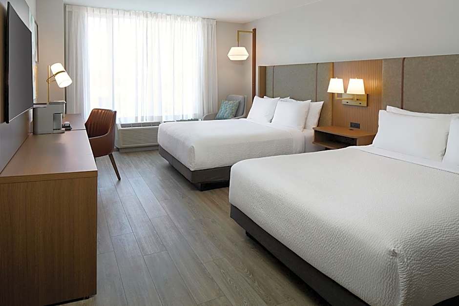 Holiday Inn & Suites Montreal Airport by IHG